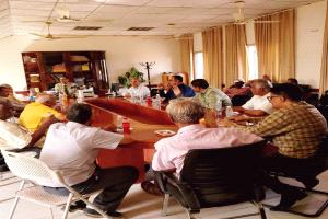 اجتماع صحي في لحج مع أول دوام بعد العيد.. توجيهات حازمة بشأن الانضباط الوظيفي