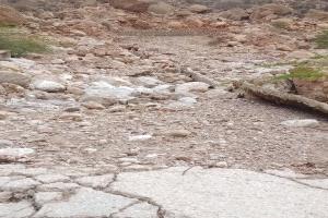 السيول تدمر البنية التحتية للطرقات في أرياف المكلا وتعرقل وصول الحالات المرضية