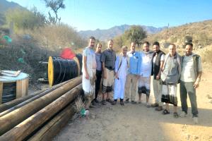 الأمين العام حسين العصامي يستلم شبكة صيانة الكهرباء لمدينة قعطبة من منظمة البحث عن ارضية مشتركة