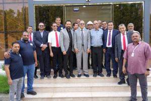 وزير الصحة يتفقد سير العمل في الشركة الدوائية الحديثة ومصنع العالمية بالمنطقة الحرة بعدن