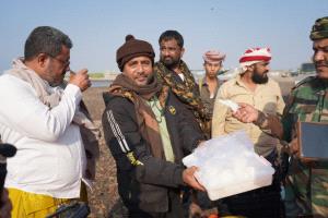 الحملة الأمنية لقوات العمالقة تضبط قاربا يحمل 623 كيلو من المخدرات قباله ساحل راس العارة