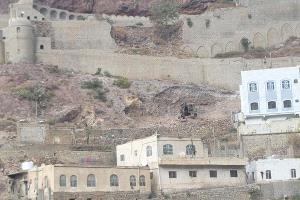 حفريات قرب قلعة القاهرة بتعز تثير مخاوف من انهيارات محتملة
