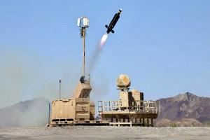 فجر متوتر في الشرق الأوسط.. اعتراض صواريخ وطائرات مسيّرة بالتزامن مع عيد الفطر