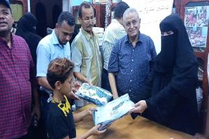 جمعية حقوق الطفل بعدن تدشن مشروع توزبع كسوة العيد لـ400 طفل وطفلة للأسر المتعففة