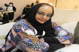 الناشطة الحقوقية عفراء حريري تطرح تساؤلات حول مصير الإيرادات في عدن