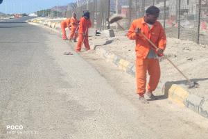 حملة النظافة تواصل عملها في عدن… فرق الميدان تنتشر في البريقة ودار سعد