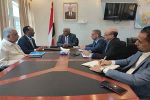 وزير الإدارة المحلية يبحث التدخلات الانسانية لبرنامج الأغذية العالمي