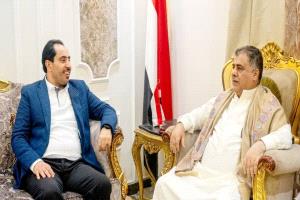 البكري والعيسي يناقشان أوضاع الكرة اليمنية وأندية عدن