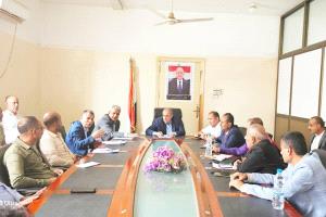 لجنة الطوارئ بتعز تناقش تقارير أضرار السيول والخسائر البشرية والمادية