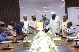 مدير تربية ساحل حضرموت يكرم عدداً من الحفاظ المجازين في  القرآن الكريم للعام الدراسي 2026/2025