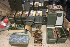 مدير عام أمن ساحل حضرموت يثمّن جهود شرطة الدوريات وأمن الطرق في إحباط عملية بيع وتهريب ذخائر