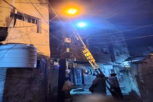 تواصل أعمال صيانة الإنارة في مديرية صيرة بعدن