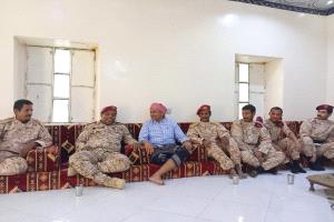 رئيس عمليات قوات حماية حضرموت يقوم بزيارات معايدة في غيل بن يمين ويتفقد النقاط والافراد المرابطين في معسكر نحب