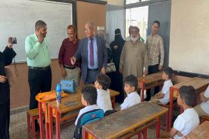 زيارة مفاجئة لوزير التربية والتعليم (العبادي) للمدارس مع بداية الفصل الدراسي الثاني