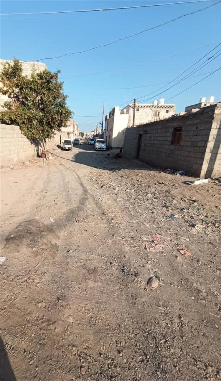 معاناة مستمرة في الممدارة.. طريق “حي البريد” خارج الخدمة منذ سنوات وسط غياب المعالجة