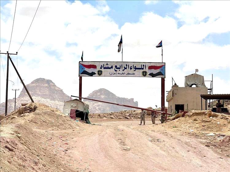 قوات عسكرية صخمة تصل عزان وميفعة