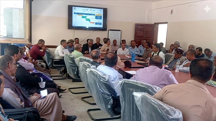 مدير عام المديرية يرأس الاجتماع التربوي الموسع ويشيد بأداء مكتب التربية