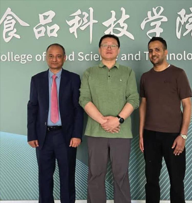 المستشار الثقافي في بكين يبحث تدشين شراكة أكاديمية بين جامعة خبي الزراعية الصينية وجامعتي سيئون ولحج
