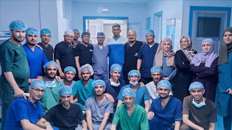 وزير الصحة : نجاح أول ثلاث عمليات زراعة كبد في تعز إنجاز تاريخي يعكس تطور القدرات الطبية الوطنية