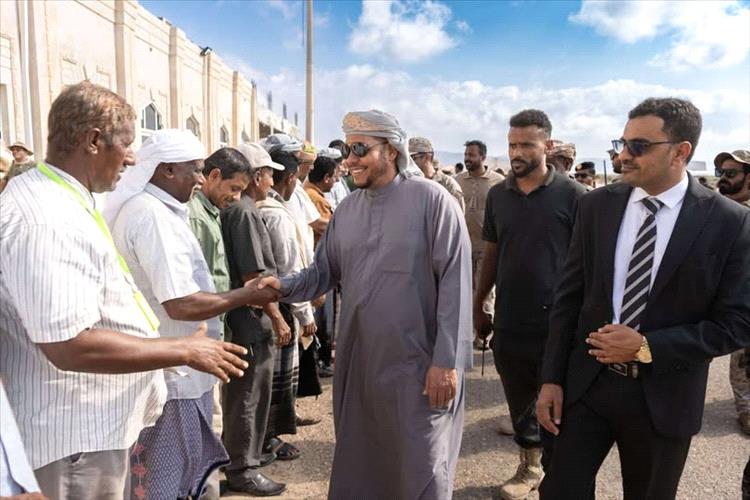 أحمد الشلفي يتساءل عن دلالات عودة محافظ سقطرى رأفت الثقلي بعد أشهر من مغادرته المحافظة