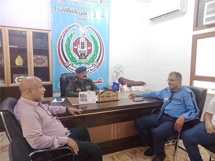 اللواء الأمير يتفقد شرطة السير بعدن ويشيد بانضباط الأداء وجهود تنظيم الحركة المرورية