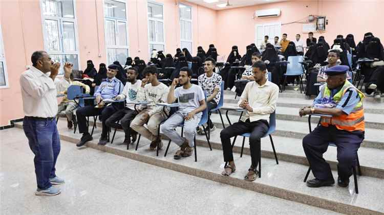 شرطة السير بلحج: معركة ضد الاستهتار المروري لحماية الأرواح والممتلكات
