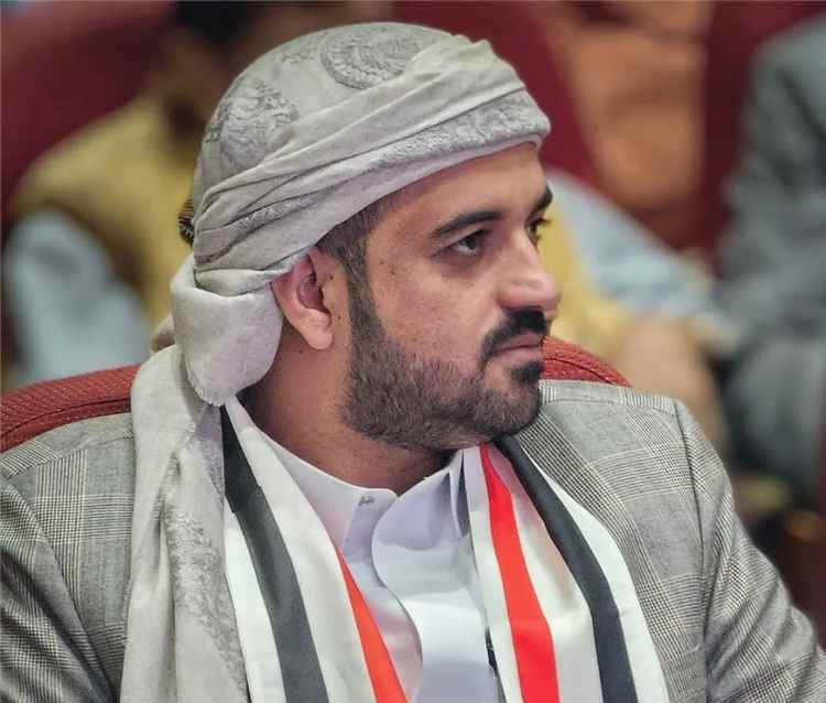 بعد تحذير شرطة تعز.. نجل سلطان البركاني يفجّر اتهامات خطيرة ويعلن اللجوء إلى القضاء