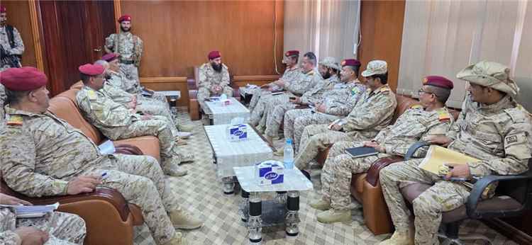 برئاسة اللواء شكري وحضور اللواء القبّة .. اجتماع موسع لقادة المنطقة العسكرية الرابعة