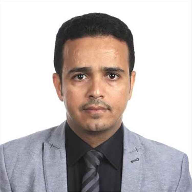 الحميري يكشف ضغوطًا للإفراج عن شحنة أدوية خطرة مخصصة لمركز الأورام بصنعاء