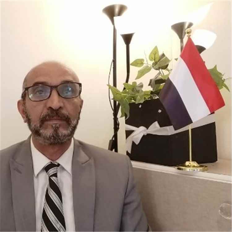"علي العسلي: محمد قحطان.. السجين الذي هزّ الحوثيين حيًا وفضحهم غائبًا!"