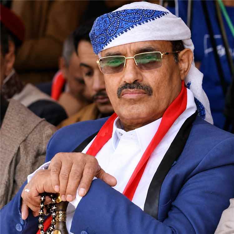 هل تسرقون أم تؤممون؟.. سلطان السامعي يفجرها بوجه الحـ.ـوثيين بشأن أراضي بنك التضامن