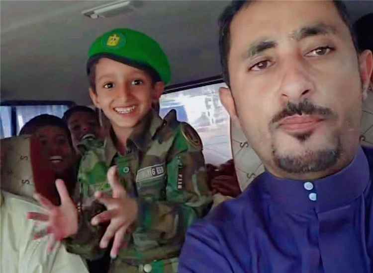 قائد قوات الأمن الوطني بسرار يعزي قائد محور يافع بوفاة نجله
