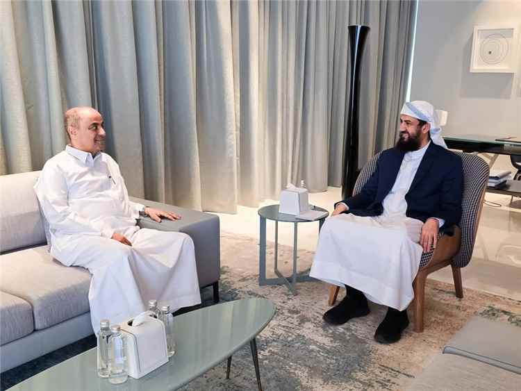 المحرّمي يلتقي المستشار سالم بن بريك ويشدد على مواصلة مسار الإصلاحات المالية والاقتصادية