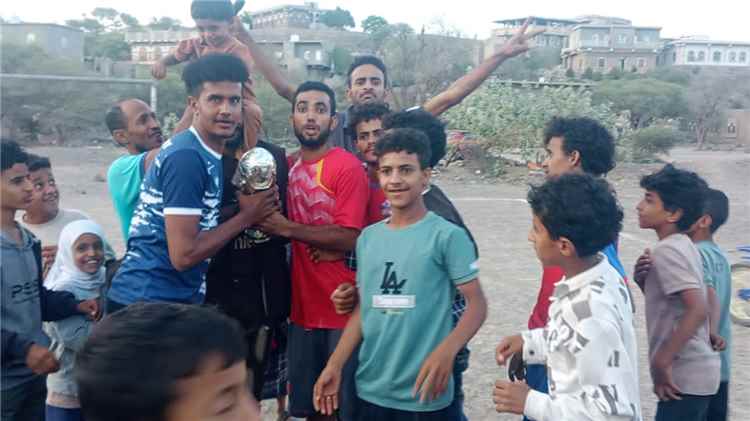 الثبـات يُسقـط الصمـود بثلاثيـة نظيفـة ويُتـوج بطـلاً لـدوري شبـاب الحصيـن
