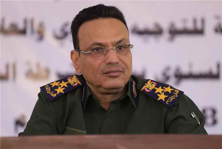 لوحات إلكترونية جديدة للمركبات.. الداخلية تكشف تفاصيل النظام المروري الحديث في اليمن