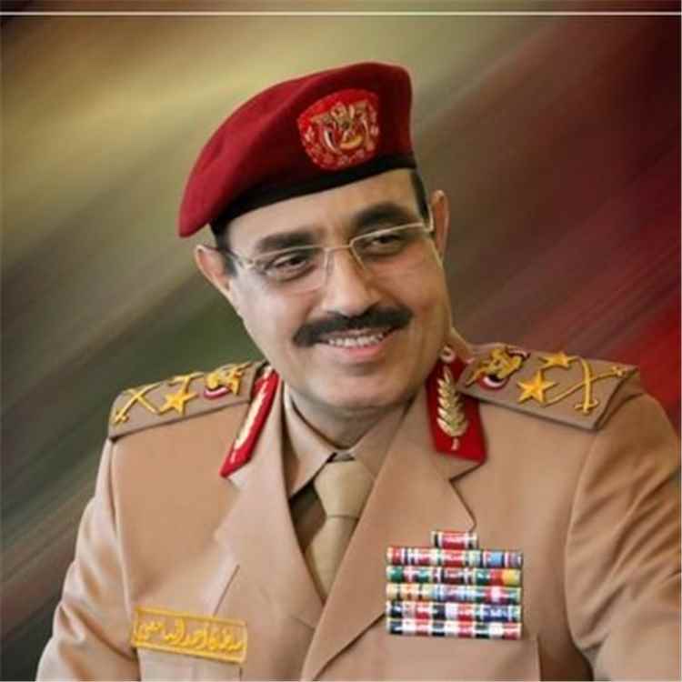 السامعي يتحدث عن منعه من استقبال المواطنين في نادي الضباط بصنعاء