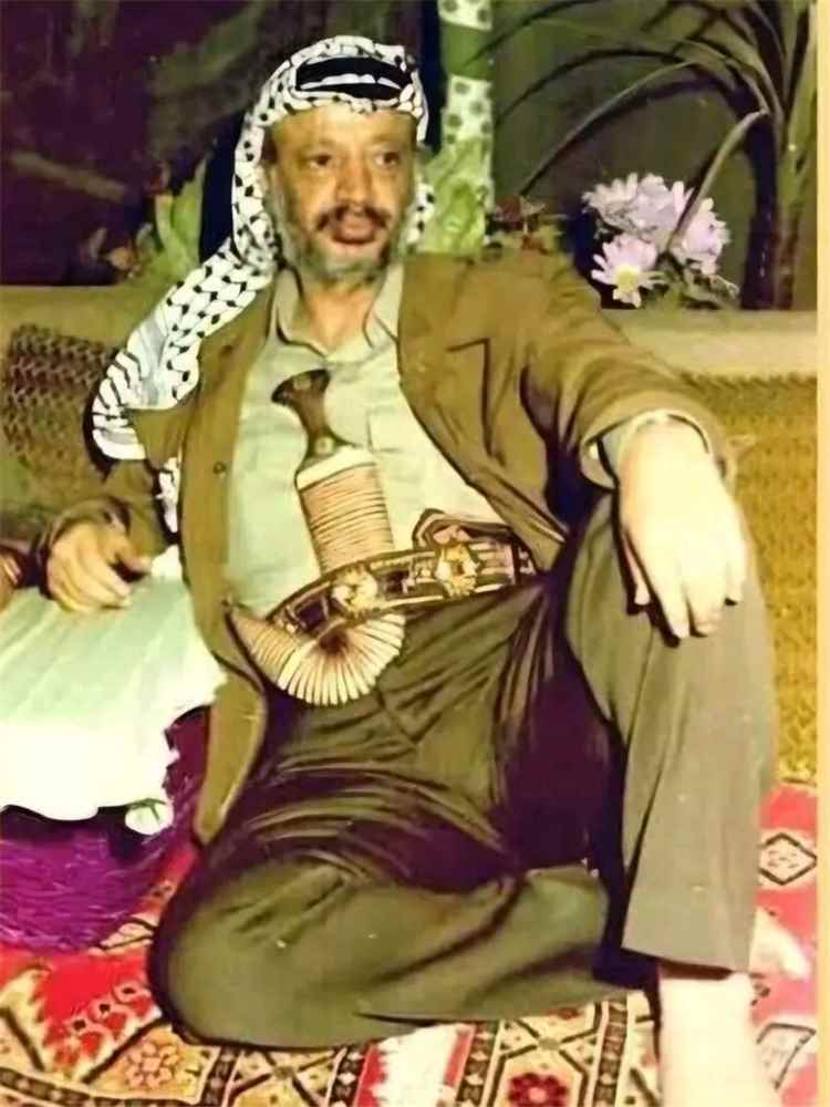 تفاعل واسع حول ملف منازل شخصيات سياسية عربية في صنعاء