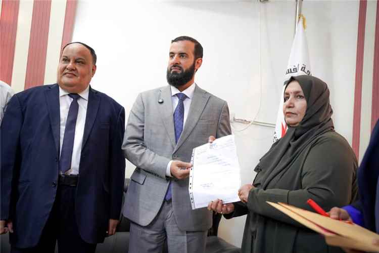 مقراط : محافظ أبين أول مسؤول حكومي يقدم إقرار الذمة المالية لهيئة الفساد