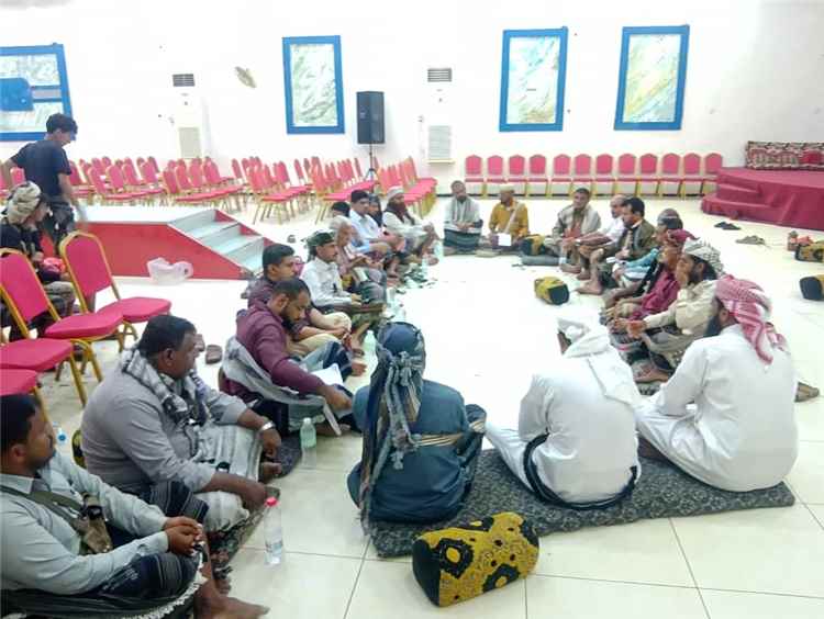 العقيد الحييد ومشايخ المراقشة يرسمون خارطة طريق لتأمين ساحل أبين