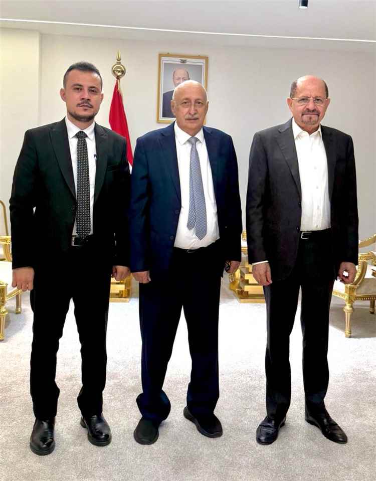 رئيس الوزراء وزير الخارجية يلتقي رئيس مصلحة التأهيل والإصلاح لمناقشة أوضاع السجون وسبل تحسين موازنتها: