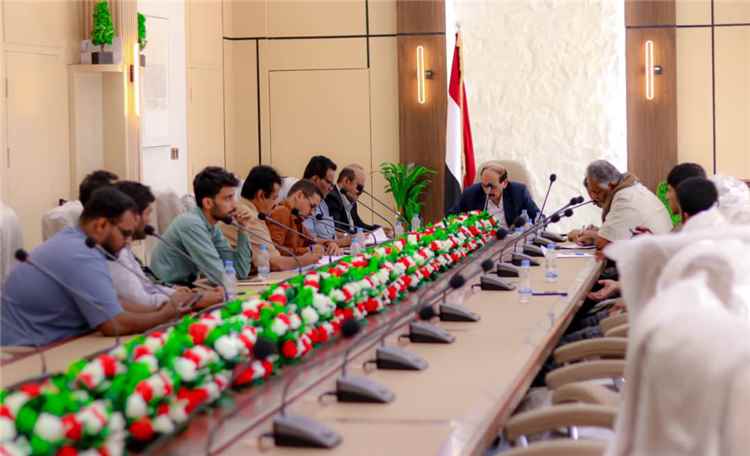 إحالة مناقصتي شراء أدوية لمركزي السرطان والكلى بشبوة للتحليل الفني والمالي