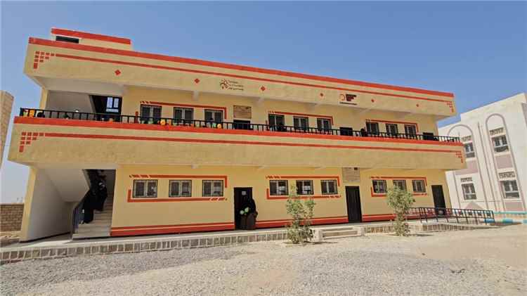 نائب وزير التربية يفتتح 8 فصول دراسية بمدرستين في محافظة مأرب
