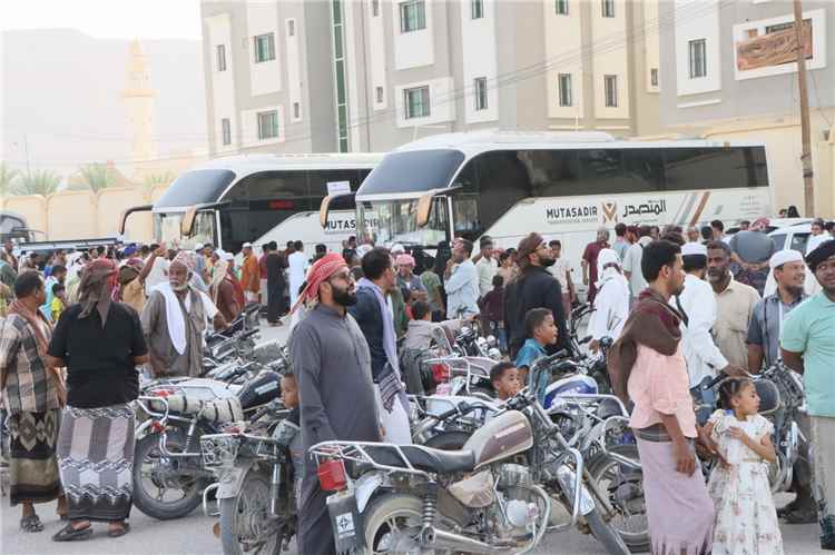 انطلاق رحلة الايمان والرحمة عبر وكالتي روضة الحرمين والشامل بتفويج 133 حاج وحاجة نحو المشاعر المقدسة من مدينة سيئون
