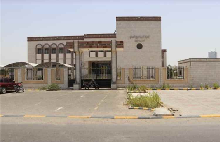 البنك المركزي بأبين يستلم تعزيزات رواتب الوحدات الإدارية ومكاتب الوزارات
