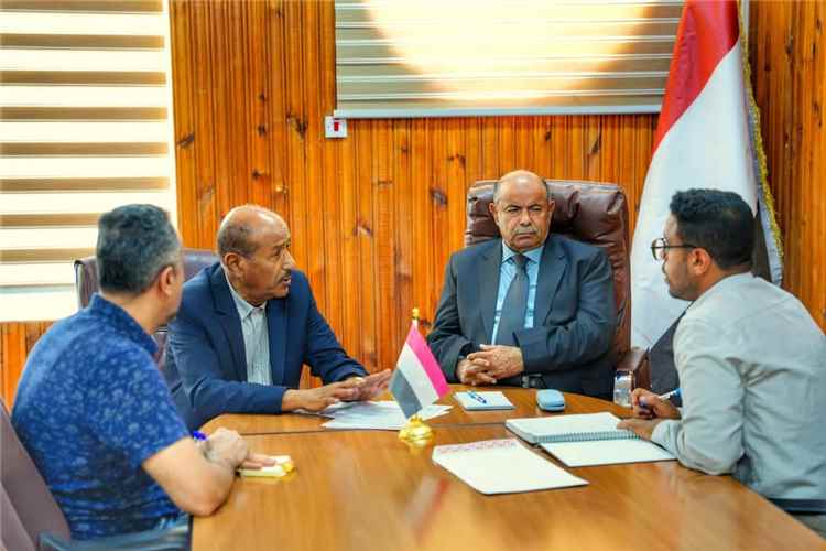 عضو مجلس القيادة المحافظ الخنبشي يناقش مع برنامج الأمم المتحدة الإنمائي المشاريع في حضرموت