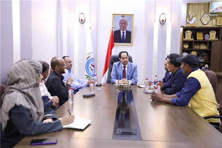 البكري يؤكد دعم الوزارة لنادي سيئون والارتقاء بأنشطته المختلفة