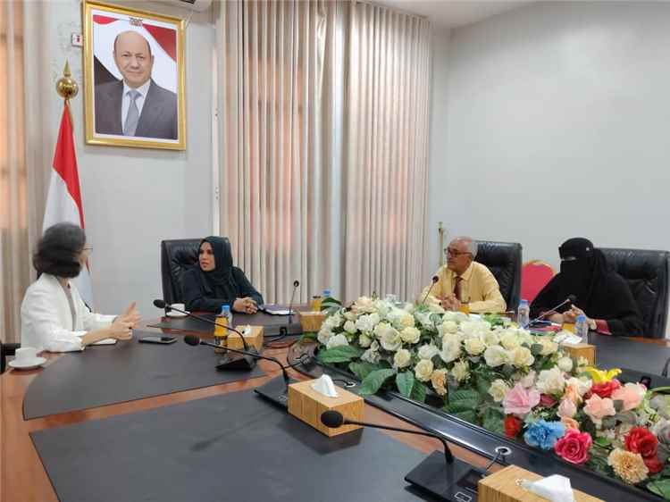 وزيرة الدولة لشؤون المرأة تبحث مع السفيرة الفرنسية والسفير الليبي تعزيز دعم وتمكين المرأة اليمنية