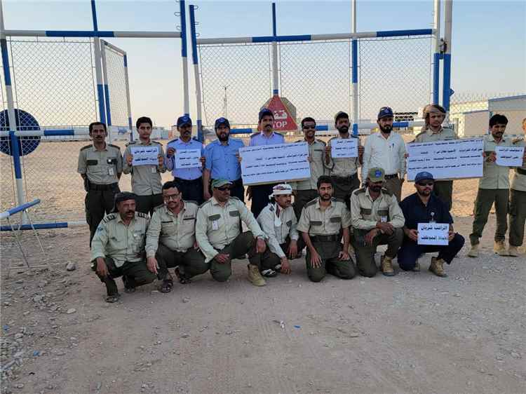 وقفة احتجاجية لحراسة الأمن في قطاع العقلة النفطي بشبوة