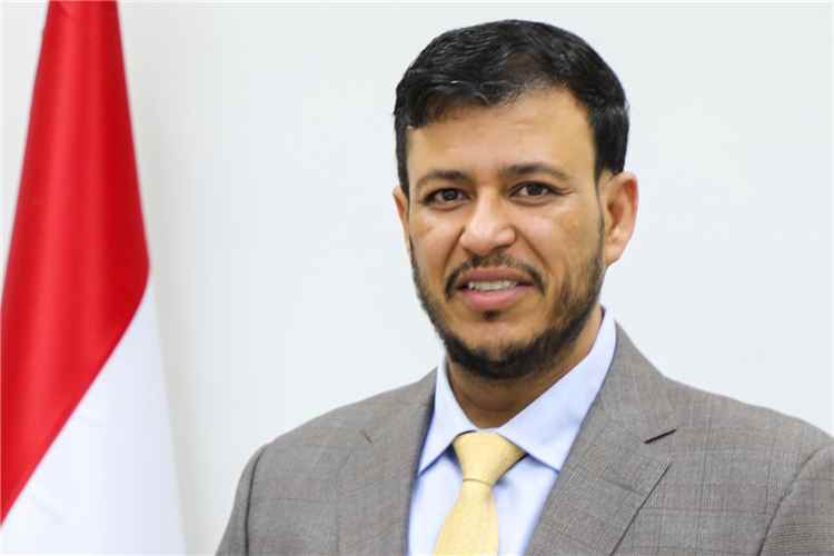 عاجل : د . عبدالله العليمي يصل عدن قادماً من الرياض
