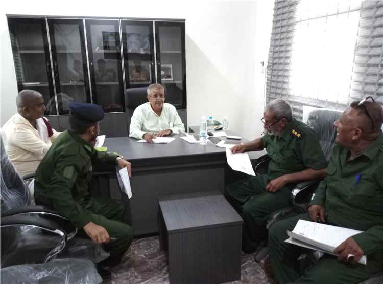 وكيل نيابة الأمن والبحث والسجون بلحج ينفذ نزولاً تفتيشياً إلى شرطة تبن ويؤكد الالتزام الصارم بشرعية التوقيف والحبس